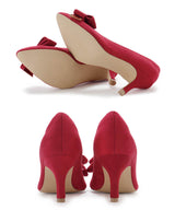 Pointed ballet shoes with ribbon